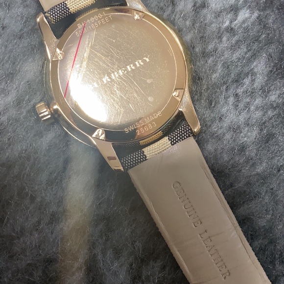 SOLD! Authentic Burberry watch Brand new condition - Picture 9 of 9